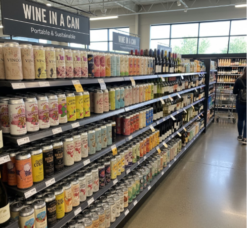 Blikjes wijn in de (Britse) winkel. AI-foto Google Gemini